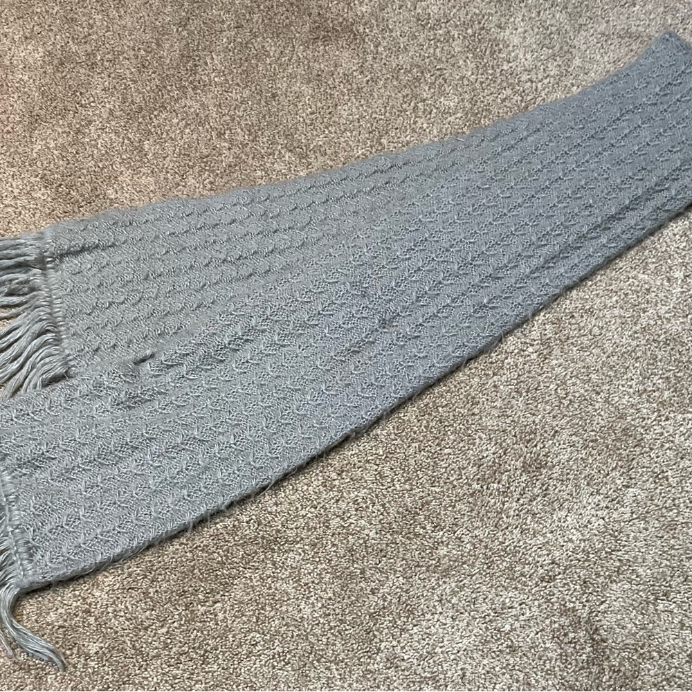 Grey wool scarf